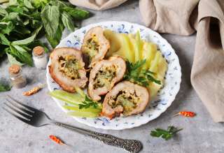 Мясной рулет с имбирем