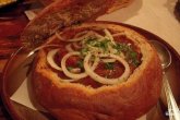 Венгерский суп-гуляш в хлебе