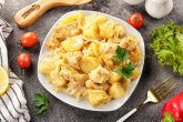 Куриная грудка, запеченная с картофелем