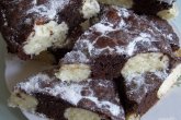 Шоколадный пирог с творожно-кокосовыми шариками