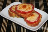 Гренки с помидорами и сыром в духовке