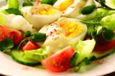 Салат с вареными яйцами
