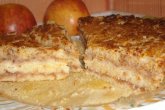 Пирог из манки с яблоками