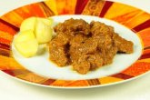 Мясо тушеное с кабачками