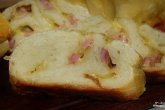 Хлеб с колбасой и сыром в хлебопечке