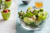 Весенний салат с редисом и петрушкой