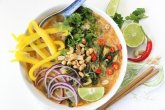 Тайский суп с лапшой