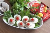 Фаршированные яйца килечной пастой с кетчупом "Махеевъ" Россия