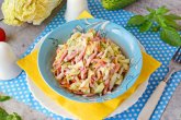 Салат из капусты и копченой колбасы