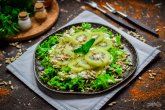 Зеленый салат с киви