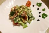 Салат Авокадо с зерненым творогом