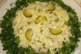 Куриный салат с солеными огурцами