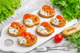 Брускетта с семгой