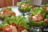 Салат в креманках с креветками