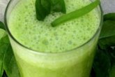 Зеленый витаминный напиток с семенами льна