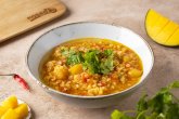 Индийский суп Даал из чечевицы и манго