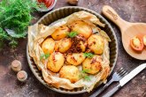 Картошка в духовке в пергаменте