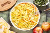 Салат из капусты с яблоками