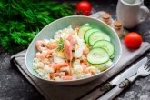 Салат с рисом и морепродуктами