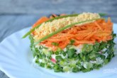 Салат с крабовыми палочками и корейской морковью