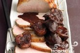 Свиная корейка с инжиром и винным соусом