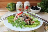 Салат с кальмарами и черносливом