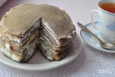 Блинный торт с творожным кремом и сгущенкой