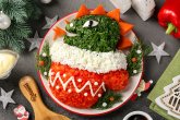 Новогодний салат Варежка на год Дракона