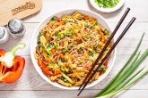 Фунчоза с вешенками и овощами