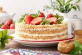Торт из песочной крошки со сметанным кремом
