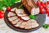 Копченое мясо в коптильне