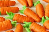 Морковки из марципана