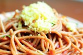 Спагетти с помидорами и чесноком
