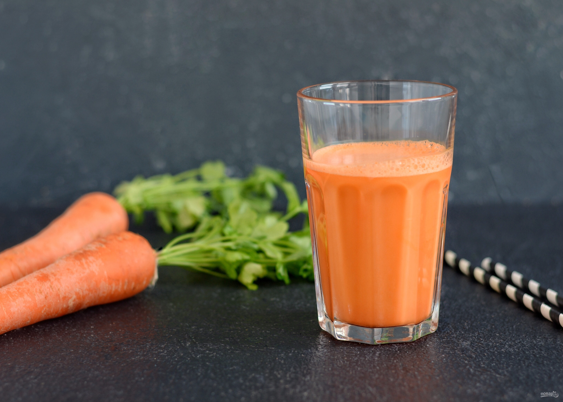 Морковный Фреш. Морковь сок. Свежевыжатый морковный сок. Морковный сок со сливками.