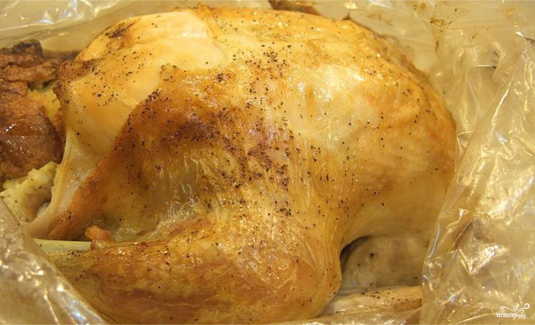 Хлеб в духовке в рукаве для запекания. Запечь курицу в рукаве. Пакет для запекания курицы. Курица в рукаве в духовке.