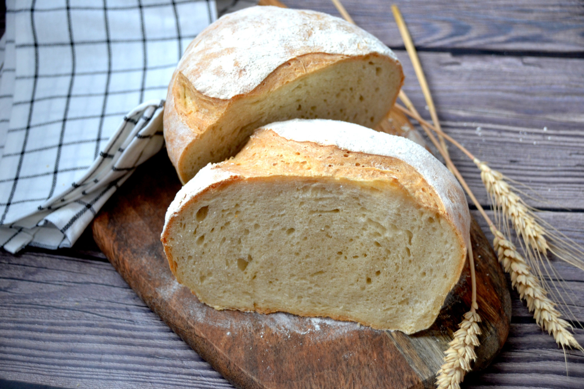 Закваска для хлеба старый рецепт. Вермонтский хлеб. Бавтугайский хлеб на закваске. Хлеб хмелевой бездрожжевой. Вермонтский хлеб на ржаной закваске.