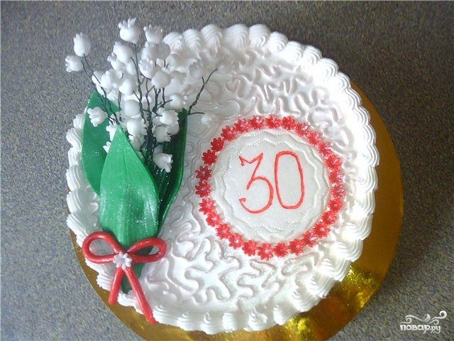Торт на 30 лет девушке. Торт на юбилей 30 лет девушке. Тортик на 30 лет девушке. Украшение торта на 30 лет.