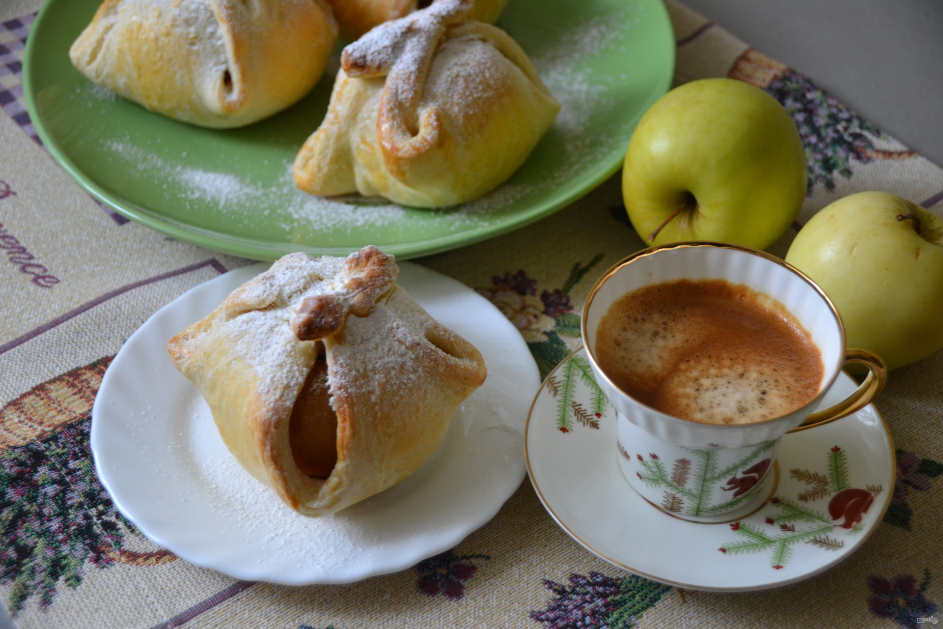 Запеченные яблоки в платочках