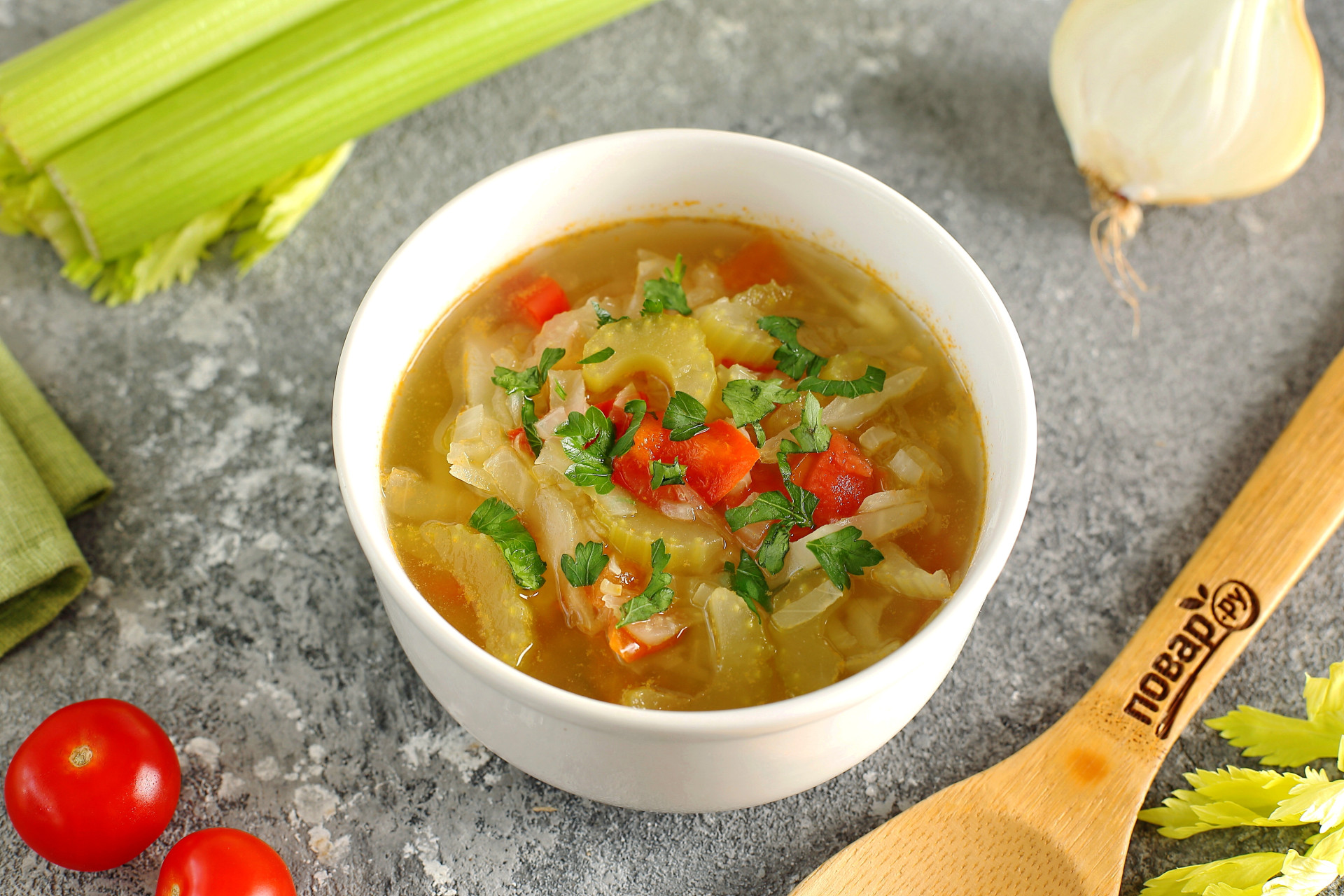 Суп сельдерей отзывы. Суп Серделей. Суп с сельдереем. Сельдереевый суп для похудения. Овощной суп с сельдереем.