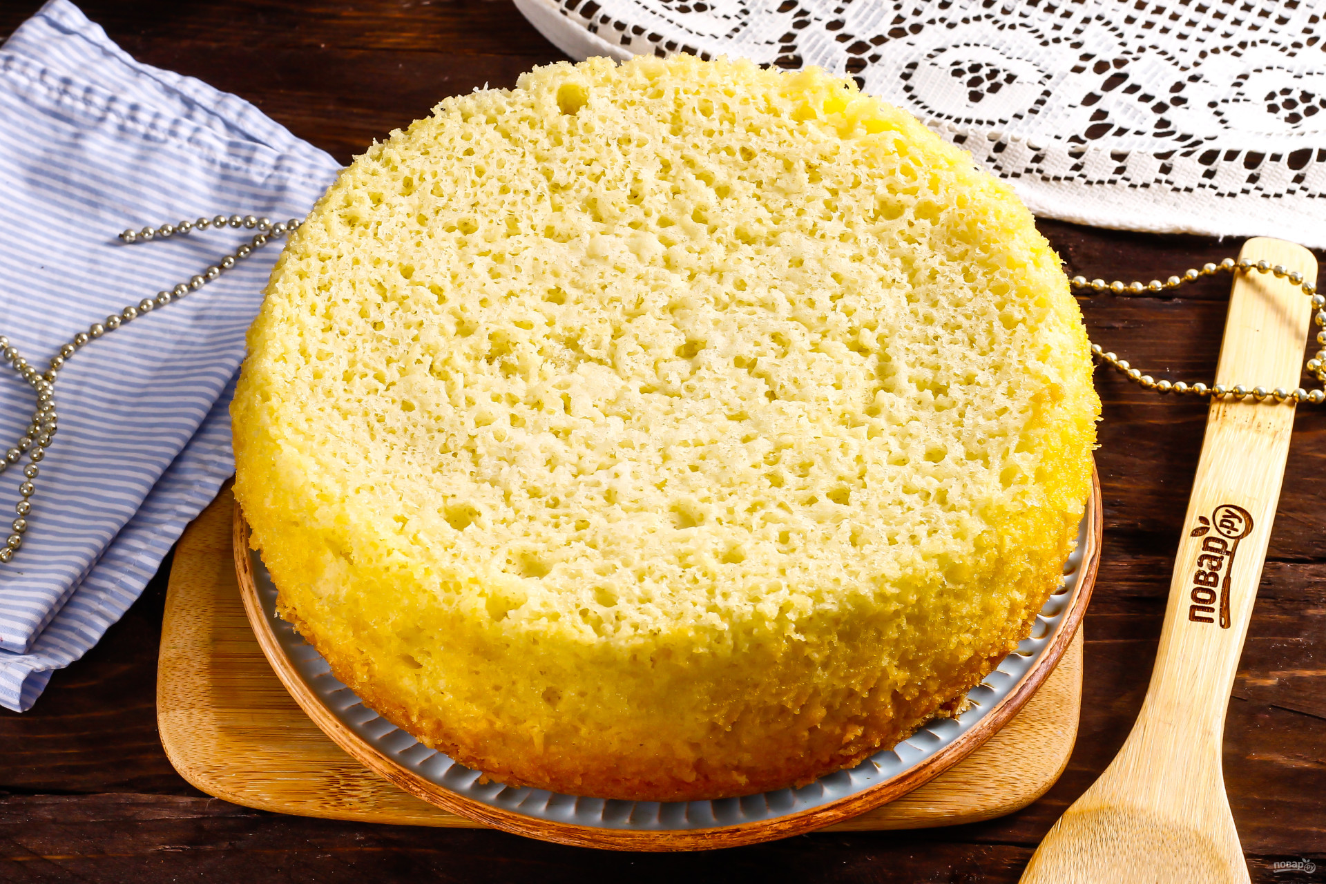 Рецепт пышного бисквита в мультиварке. Бисквит на желтках. Бисквит в мультиварке пышный. Лимонный бисквит для торта пышный и простой. Бисквит классический.