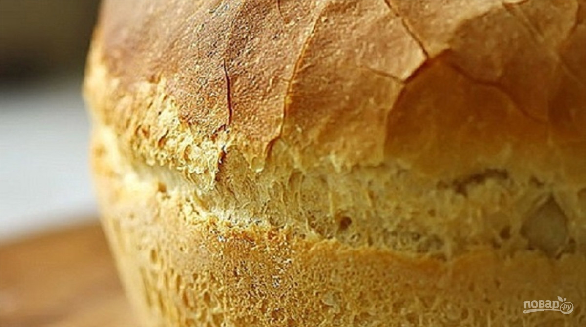 Почему трескается выпечка в духовке. Домашний хлеб. Трещины на хлебе. Пышный хлеб. Хлеб домашний круглый.