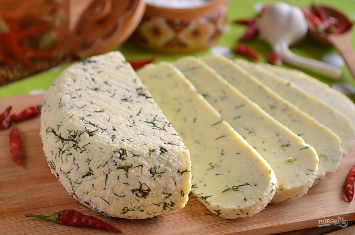 Реальный домашний рецепт. Домашний сыр. Домашний сыр из молока. Домашний сыр с зеленью. Домашний адыгейский сыр из молока.