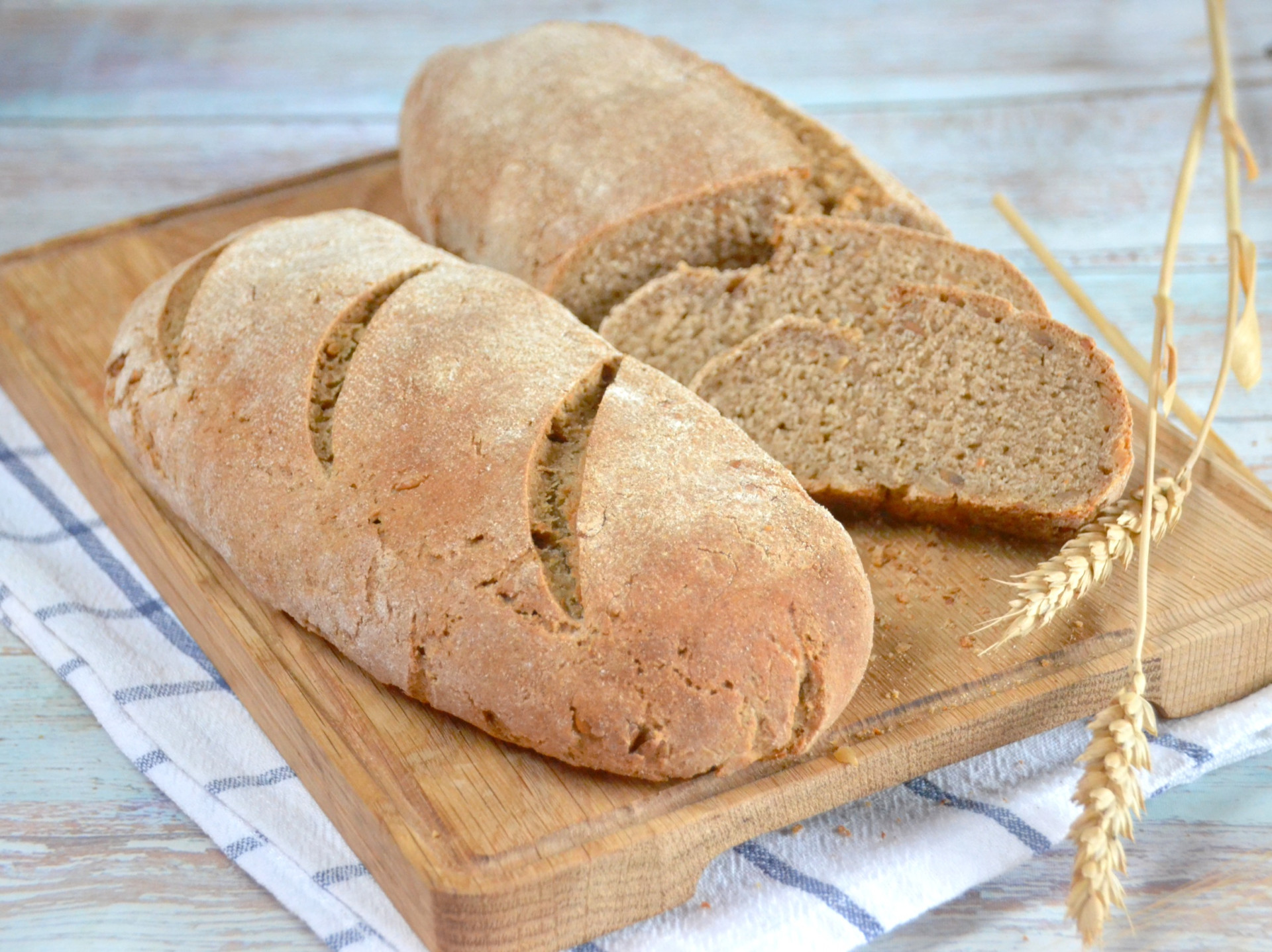 Хмелевой хлеб рецепт. Хмелевой хлеб. Хлеб на закваске. Хлеб на хмелю. Хлеб на хмелевой закваске в духовке.