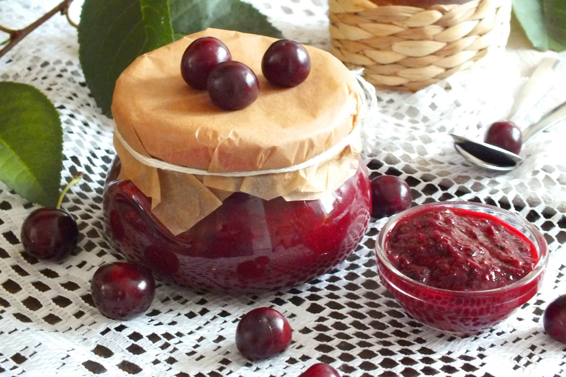 Пряная маринованная вишня (на зиму)