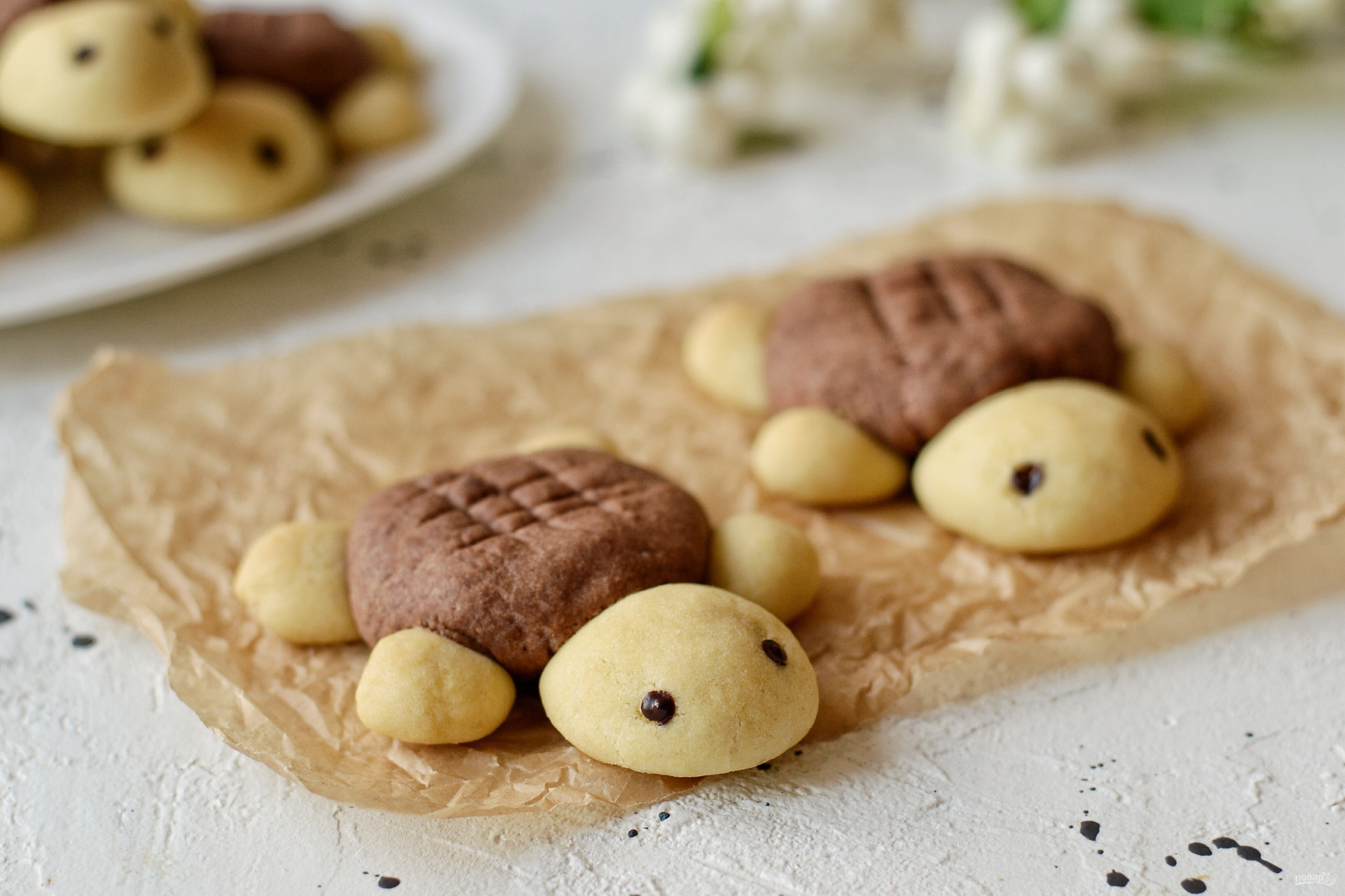 Печенье с колбасой и сыром