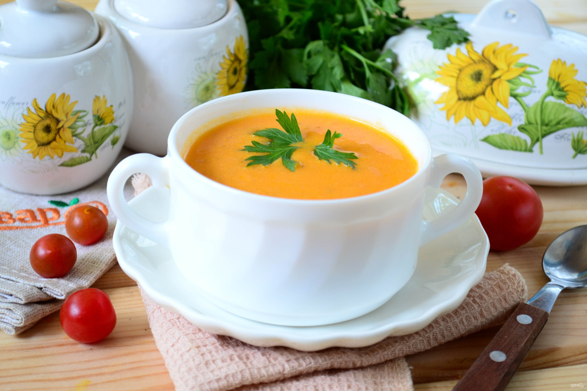 Томатный суп-пюре с цветной капустой и сладким перцем