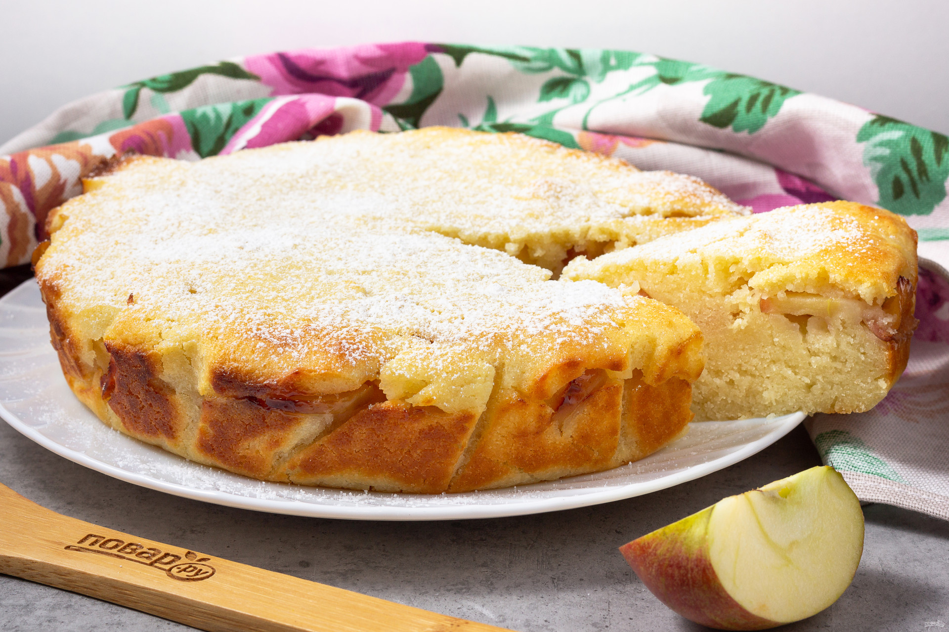 Заливной пирог на кефире в духовке с яблоками пошаговый рецепт с фото