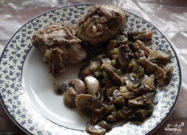 Курица с баклажанами и грибами