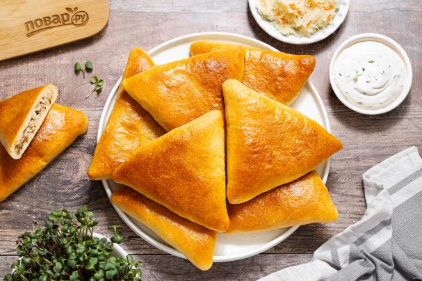 Пирожки с солеными грибами