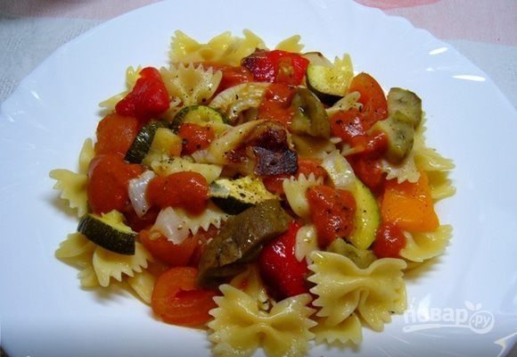 Паста-салат с запеченными овощами